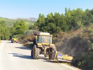 Σε-εξέλιξη-εκτεταμένοι-καθαρισμοί-σε-90-χλμ.-οδικού-δικτύου-της-Κορινθίας-από-την-Περιφέρεια-Πελοποννήσου