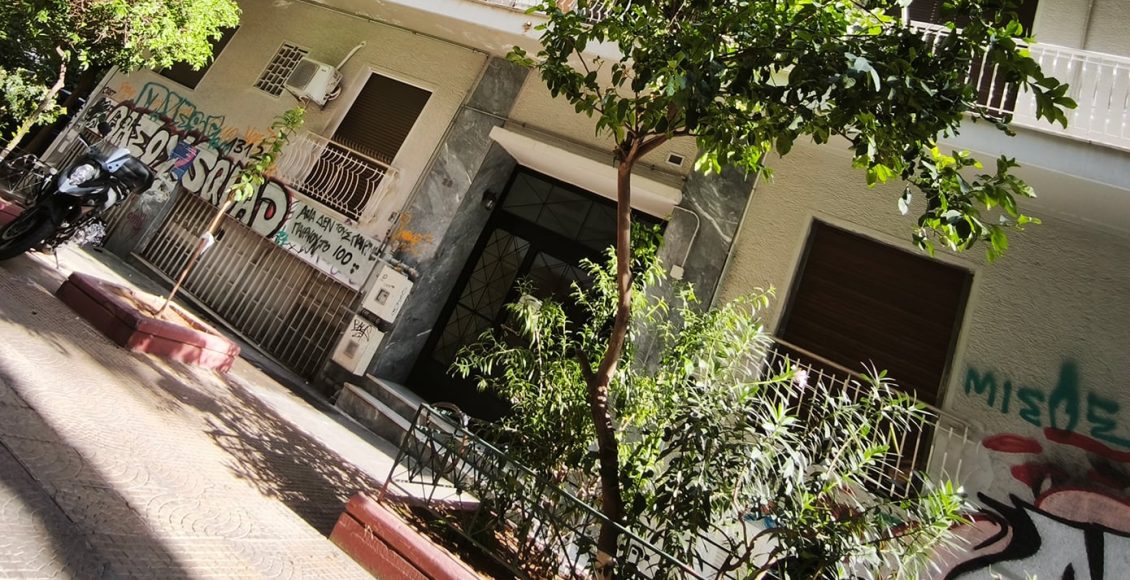Νεκρό-βρέφος-στην-Κυψέλη:-Τραύματα-από-μαχαίρι-έφερε-το-αγοράκι-περίπου-9-μηνών-στην-πλάτη-του-–-«Μόλις-πέθανε-ηρέμησε-το-σπίτι»-είπε-ο-43χρονος