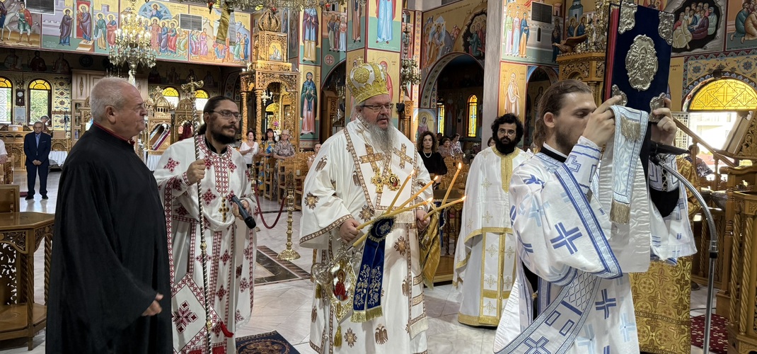 Αρχιερατική-Θεία-Λειτουργία-στον-Ιερό-Ναό-Ζωοδόχου-Πηγής-Λαρίσης