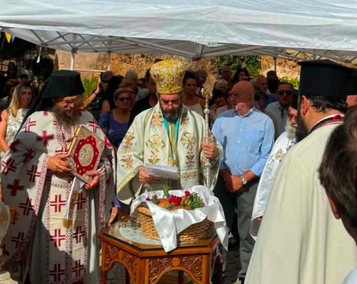 Η-Κατάθεση-της-Τιμίας-Ζώνης-στη-Μητρόπολη-Λάμπης