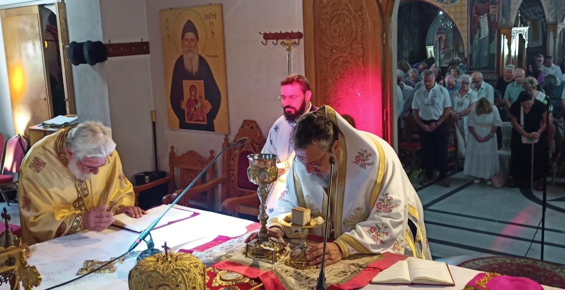 Ο-Μεσσηνίας-Χρυσόστομος-στον-Ιερό-Ναό-Γενεθλίου-της-Θεοτόκου-Φαρών