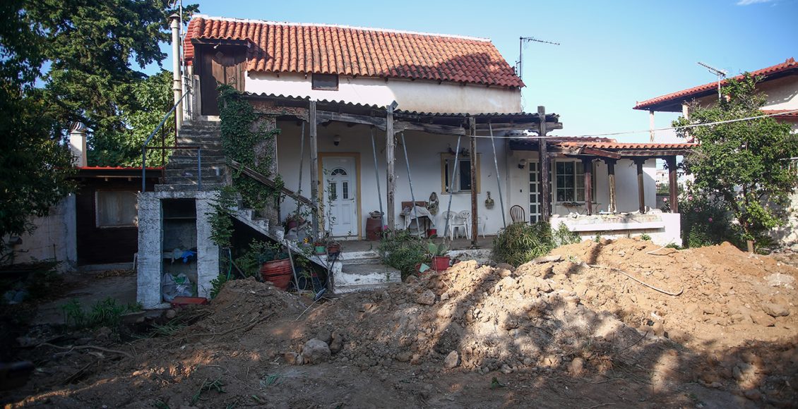 «Αυτά-είναι-προσωπικά-θέματα»:-Τι-λέει-η-68χρονη-από-τον-Μαραθώνα-που-ομολόγησε-ότι-έθαψε-τη-μητέρα-της-για-τη-σύνταξη