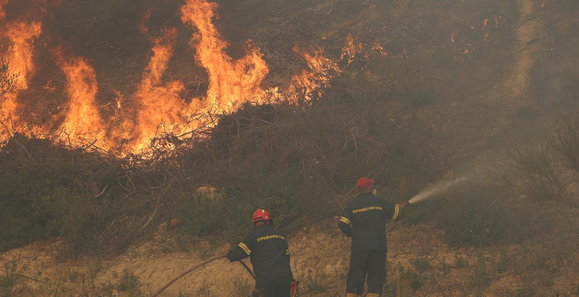 Συνελήφθη-53χρονος-για-πυρκαγιά-στο-Άγιο-Όρος-–-Έβαλε-να-κάψει-απορρίμματα