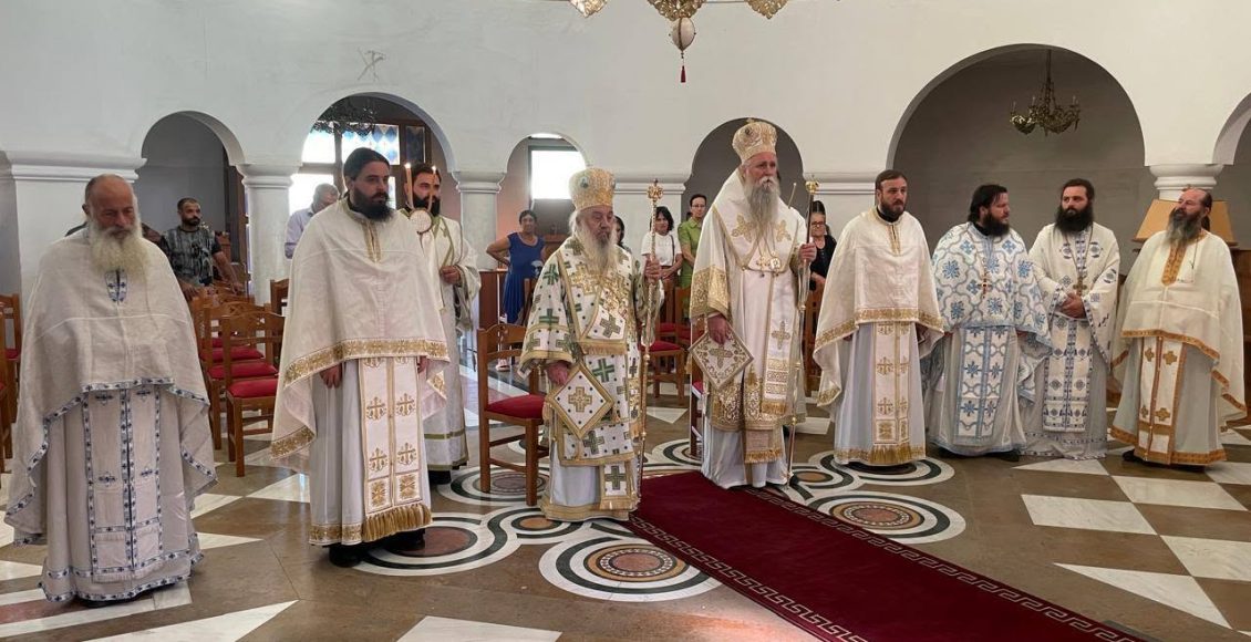 Ο-Μητροπολίτης-Μαυροβουνίου-στο-Αργυρόκαστρο-–-Συλλείτουργο-με-τον-Μητροπολίτη-Ναθαναήλ