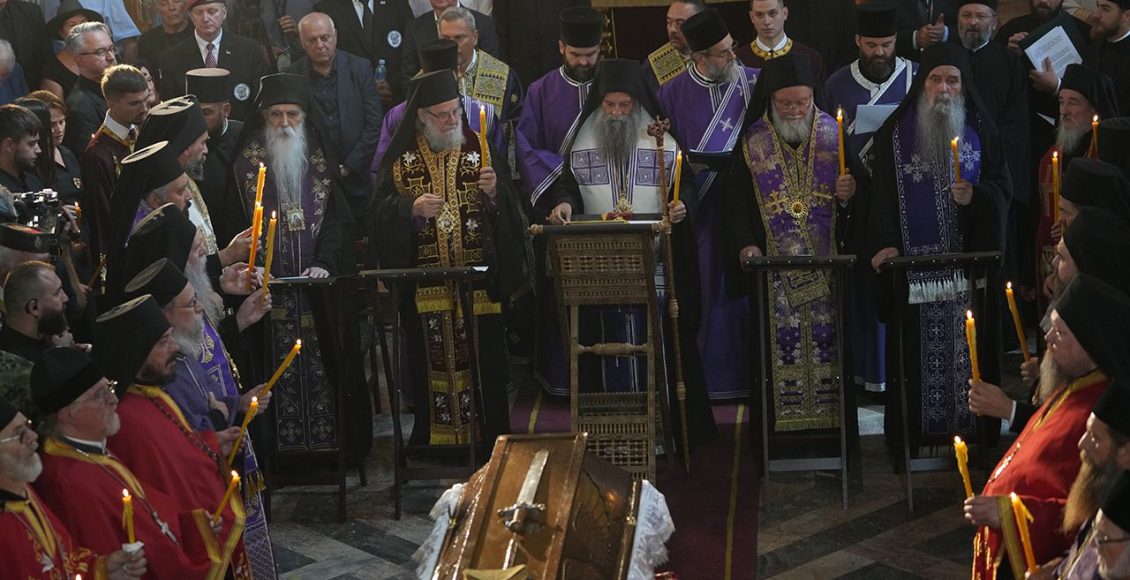 Στην-Εξόδιο-Ακολουθία-του-Ράτκο-Μλάντιτς-προεξήρχε-ο-Πατριάρχης-Σερβίας