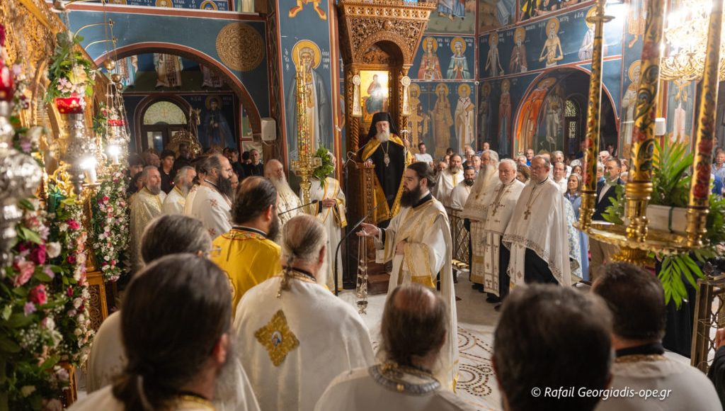 Νέα-Μουδανιά:-Με-λαμπρότητα-ο-Πολυαρχιερατικός-Εσπερινός-στην-Παναγία-Κορυφινή