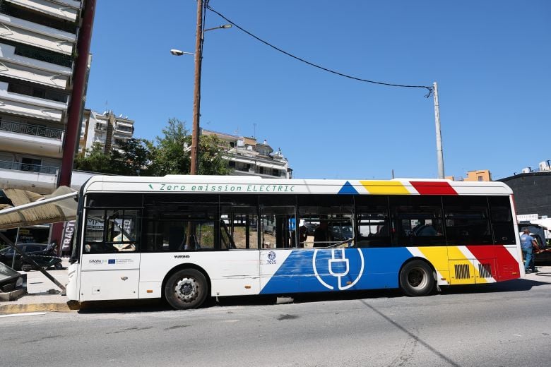 Τροχαίο-με-λεωφορείο-στην-Θεσσαλονίκη:-Σε-χειρουργείο-υποβλήθηκε-η-21χρονη-τραυματίας