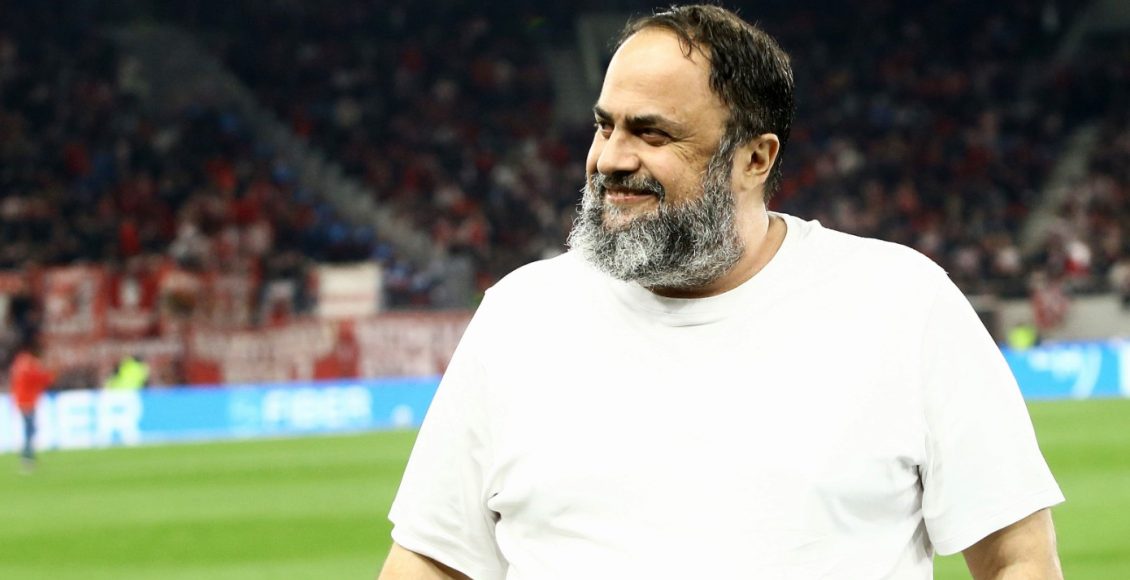 Ο-Μαρινάκης-παρουσίασε-τον-Αλγκουαθίλ-στους-παίκτες:-Στόχος-το-πρωτάθλημα-και-να-βαδίσουμε-όλο-τον-δρόμο-στο-europa-league