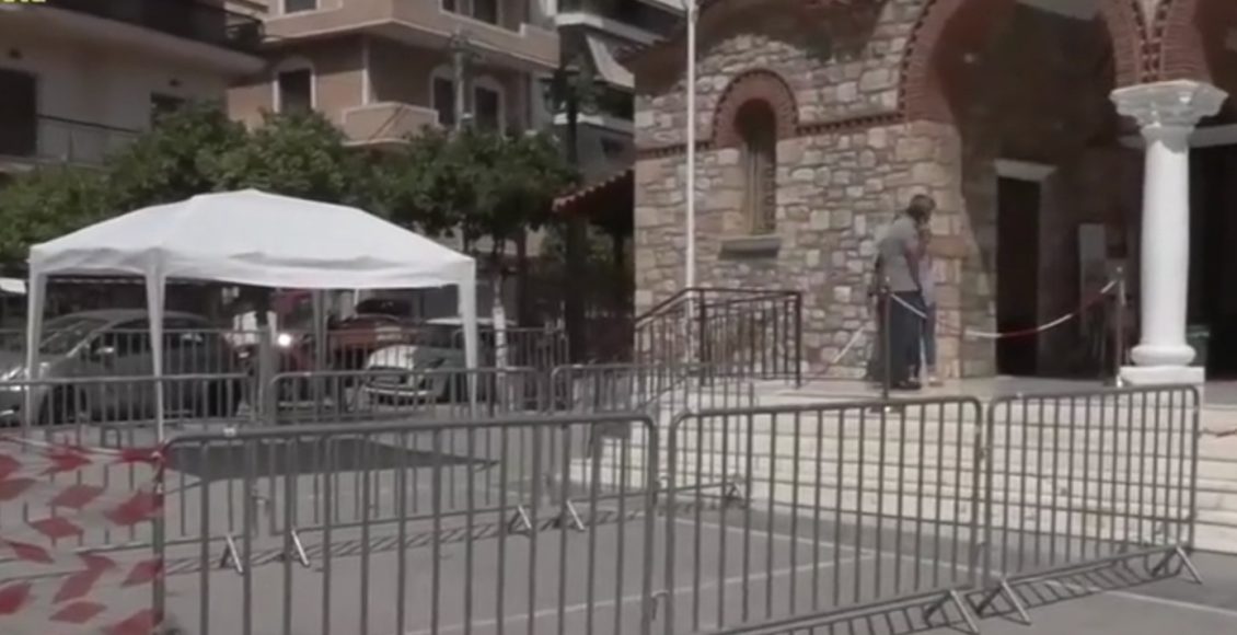 Γιώργος-Μαζωνάκης:-Όλα-είναι-έτοιμα-για-την-αγρυπνία:-Οι-διευκρινήσεις-της-οικογένειας-για-την-εξόδιο-ακολουθία-της-Δευτέρας-–-Σε-στενό-οικογενειακό-κύκλο-η-ταφή