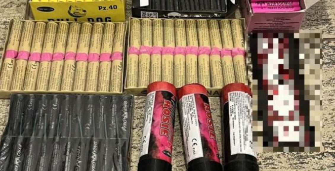 Συνελήφθη-15χρονος-με-240-κροτίδες-και-τρία-καπνογόνα-στο-λιμάνι-της-Ακαντιάς-στη-Ρόδο-–-Άγνωστος-ο-σκοπός-του