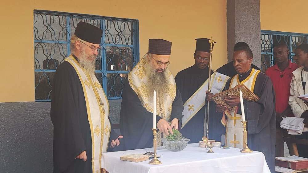 Διπλός-καρπός-αγάπης-και-προσφοράς-της-Ιεράς-Μητροπόλεως-Ρεθύμνης-και-Αυλοποτάμου-στο-Κονγκό