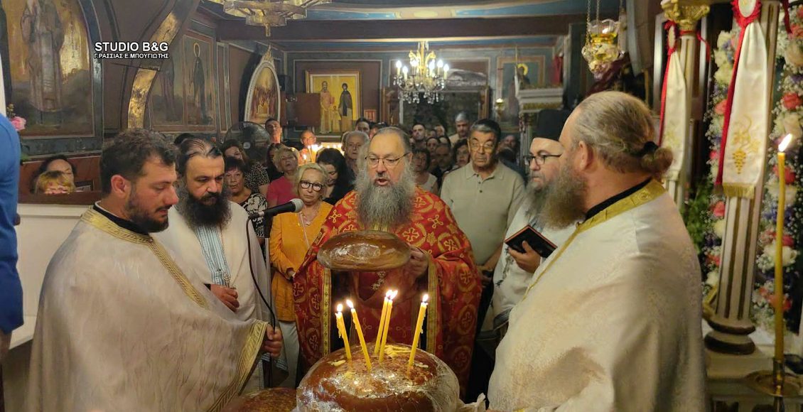 Γιορτάζει-το-εκκλησάκι-της-Αγίας-Σοφίας-στην-καρδιά-της-παλιάς-πόλης-του-Ναυπλίου