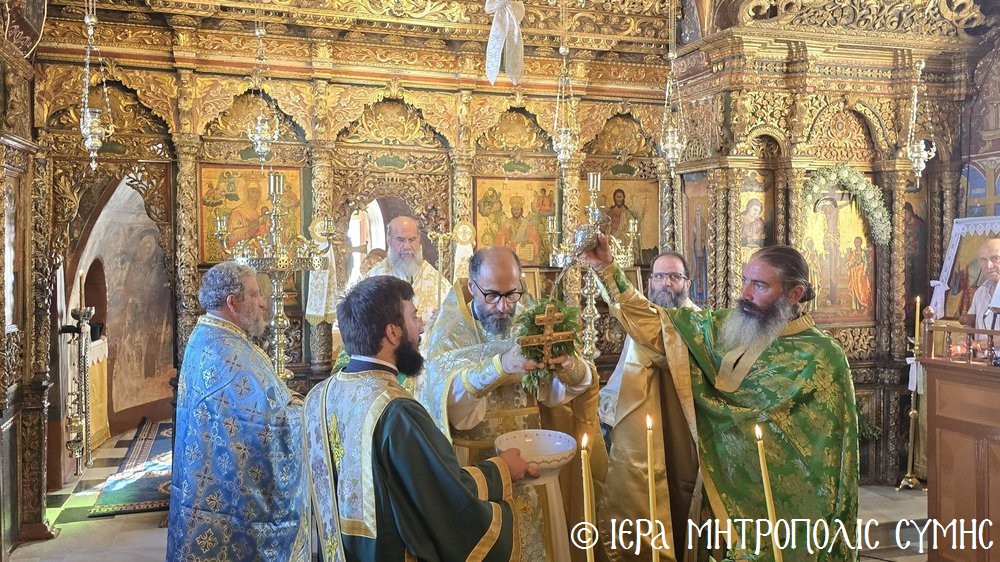 Η-Σύμη-εόρτασε-την-Ύψωση-του-Τιμίου-Σταυρού