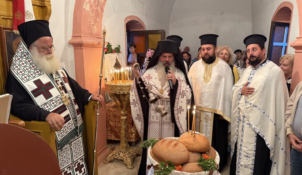Ο-Αρχιερατικός-Εσπερινός-στον-πανηγυρίζοντα-Ιερό-Ναό-Αγίας-Σοφίας-Αρμένων-Σητείας
