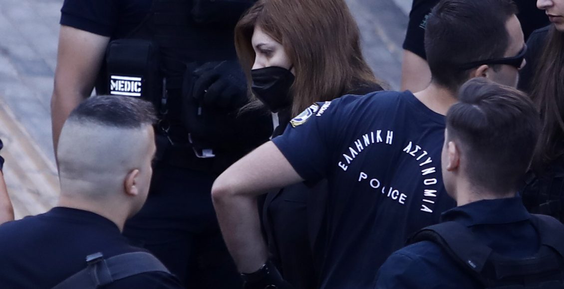 Στο-Εφετείο-η-Ρούλα-Πισπιρίγκου-για-τη-δολοφονία-της-Τζωρτζίνας-–-Περπατά-με-μπαστούνι
