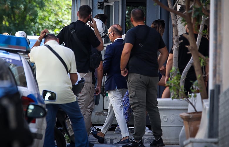 Παρέμβαση-της-Αρχής-για-το-ξέπλυμα-στην-υπόθεση-του-θανάτου-του-Γιώργου-Μαζωνάκη-–-Ελέγχονται-οι-δύο-προφυλακισμένοι-γιατροί