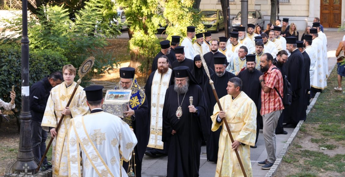 Η-Μητρόπολη-Βάρνας-υποδέχτηκε-τμήμα-της-Τιμίας-Ζώνης-από-τη-Μονή-Παναγίας-Κάτω-Ξενιάς