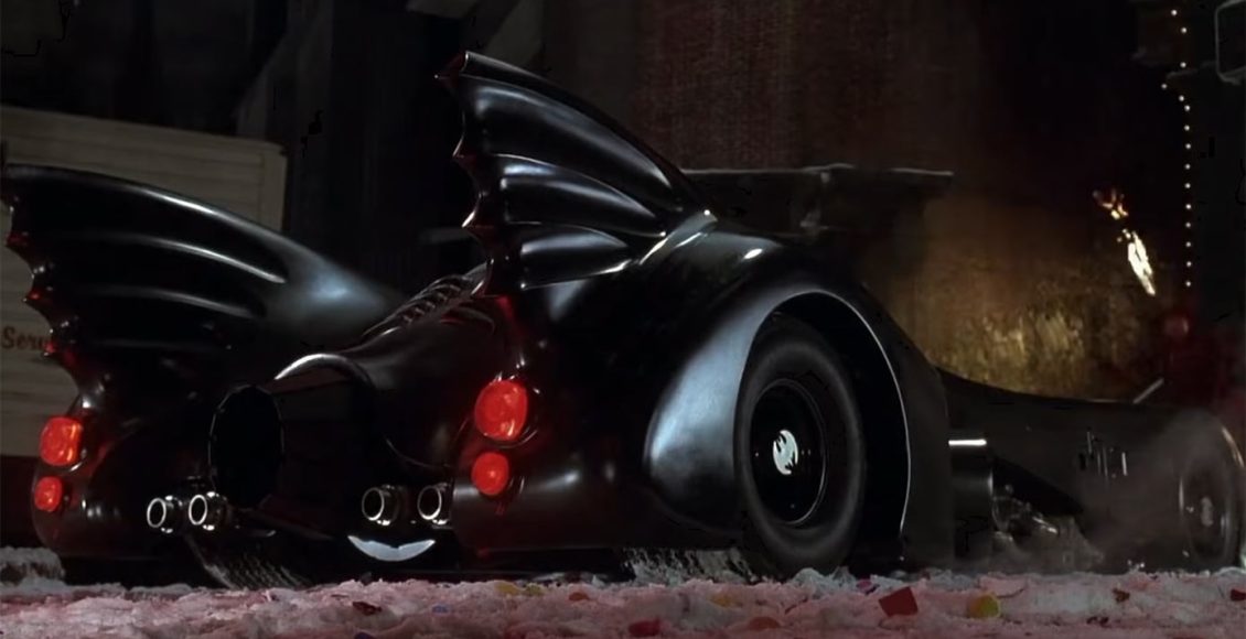 Στο-«σφυρί»-βγαίνει-το-θρυλικό-batmobile-της-ταινίας-«batman-returns»-του-1992