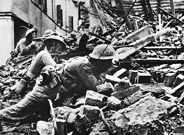 21-Σεπτεμβρίου-1944:-Η-3η-Ορεινή-Ταξιαρχία-υψώνει-την-Ελληνική-σημαία-στο-Ρίμινι