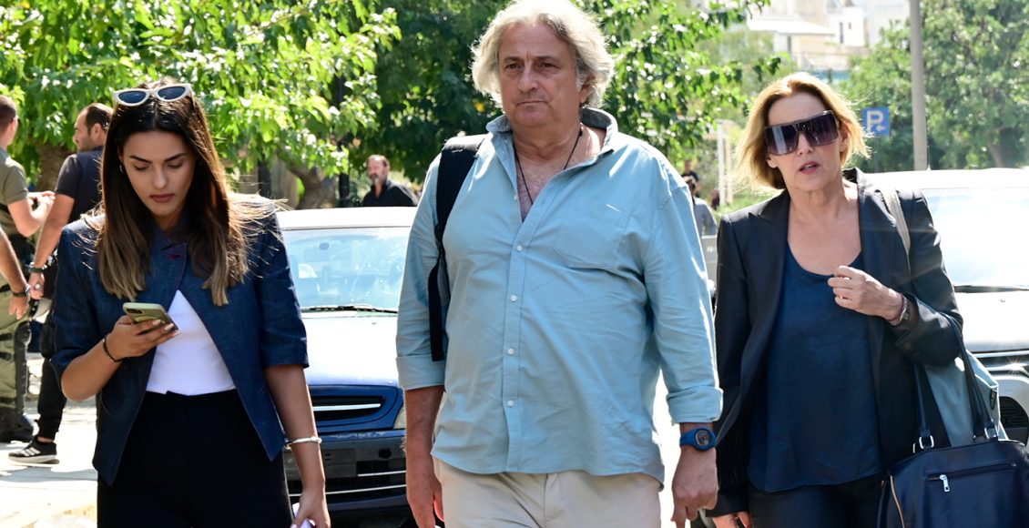 Η-σύμβαση-συνεργασίας-του-υπνοθεραπευτή-με-τη-γιατρό-του-Γ.-Μαζωνάκη-και-τα-40-ευρώ-–-Τι-λέει-η-δικηγόρος-του-για-τη-φωτογραφία-και-τα-μηνύματα