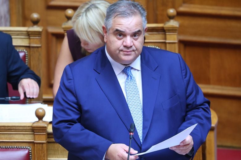 Σπανάκης:-Χωρίς-«εισοδηματικό-κόφτη»-η-πολιτογράφηση