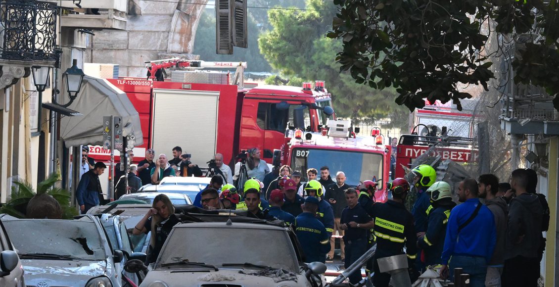 Έκρηξη-στην-Πλάκα:-Ανασύρθηκε-νεκρή-Αμερικανίδα-τουρίστρια-–-Έρευνες-για-τους-υπόλοιπους-5-αγνοούμενους
