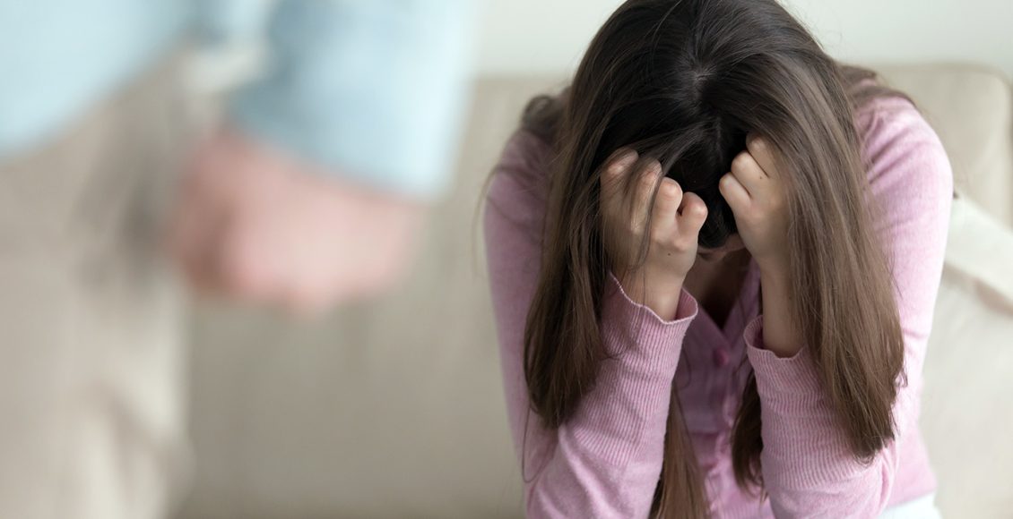 Το-δράμα-νεαρής-μητέρας-στο-Ηράκλειο:-Ο-σύντροφός-της-τη-μαστίγωνε-ακόμα-και-με-καλώδιο-–-«Λύγισαν»-και-οι-αστυνομικοί