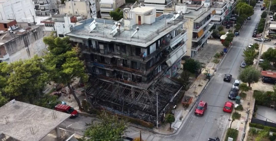 Νέες-εικόνες-από-τη-φωτιά-στο-καφέ-στη-Νέα-Ιωνία:-Αποκαΐδια-και-στάχτες,-δείτε-βίντεο-από-drone
