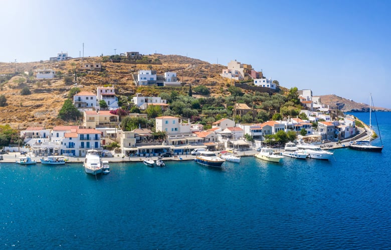 Μηχανική-βλάβη-στο-«ΙΟΝΙΣ»-–-Απαγόρευση-απόπλου-στην-Κέα