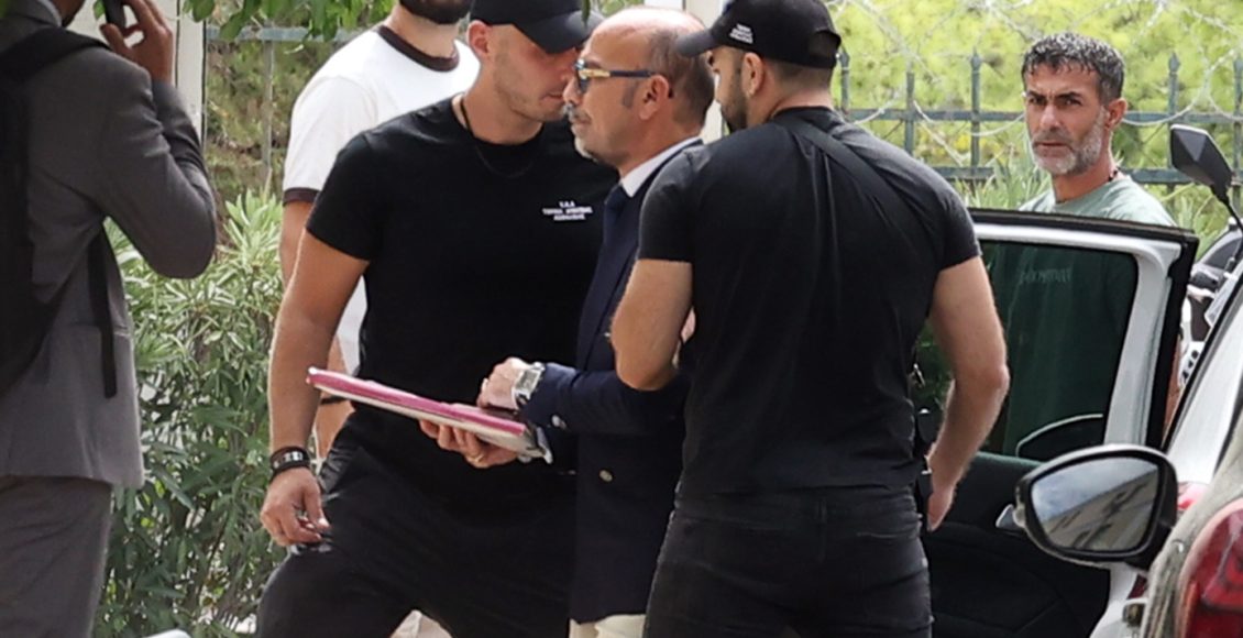 Υπόθεση-Μαζωνάκη:-Τι-κατέθεσε-η-εργαζόμενη-στο-ιατρείο-για-την-κρίσιμη-ημέρα-–-«Πιστεύαμε-ότι-ο-τραγουδιστής-έφυγε-εν-ζωή-από-το-ιατρείο»