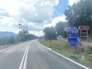 Παρεμβάσεις-οδικής-ασφάλειας-στην-Κορινθία-από-την-Περιφέρεια-Πελοποννήσου-–-110-χλμ-διαγραμμίσεων-και-40-χλμ.-καθαρισμών