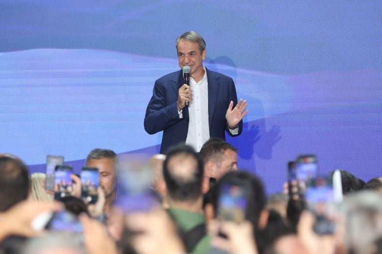 Μητσοτάκης-στα-52α-γενέθλια-της-ΝΔ:-«eίναι-η-παράταξη-που-σε-ταραγμένα-νερά-κρατάει-γερά-το-σκάφος-της-πατρίδας»