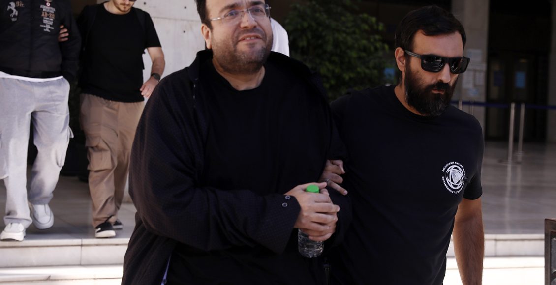 Η-καταγγελία-που-«έκαψε»-τον-Φ-Καμπούρη-και-ξεσκέπασε-το-κύκλωμα-απάτης-στον-ΕΦΚΑ-–-Έδινε-σε-εργαζόμενη-600-ευρώ-τον-μήνα-και-δήλωνε-19.500-ευρώ-ετησίως