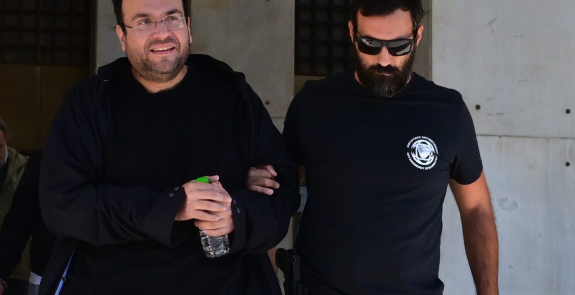 Προθεσμία-έως-την-Κυριακή-πήρε-για-την-απολογία-του-ο-Φίλιππος-Καμπούρης-–-«Δεν-είναι-απάτη,-είναι-οφειλή-στον-ΕΦΚΑ»,-λέει-ο-δικηγόρος-του,-Απ.-Λύτρας