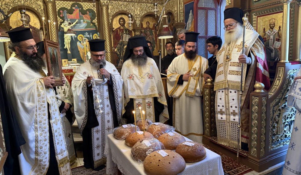 Αρχιερατικός-Εσπερινός-στο-πανηγυρίζον-Επισκοπικό-Παρεκκλήσιο-του-Οσίου-Ιωάννου-του-Ερημίτου-Ιεράπετρας