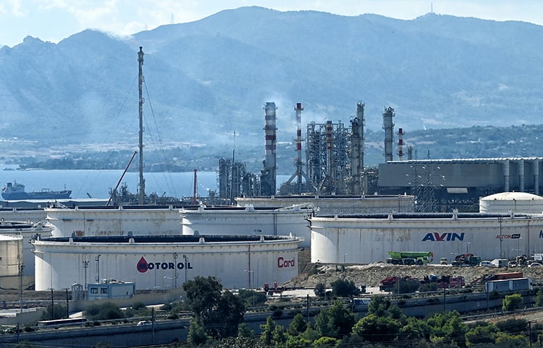 Έκρηξη-στις-εγκαταστάσεις-της-motor-oil-στους-Αγίους-Θεοδώρους:-Ένας-νεκρός-και-ένας-σοβαρά-τραυματίας-–-Η-ανακοίνωση-της-εταιρείας