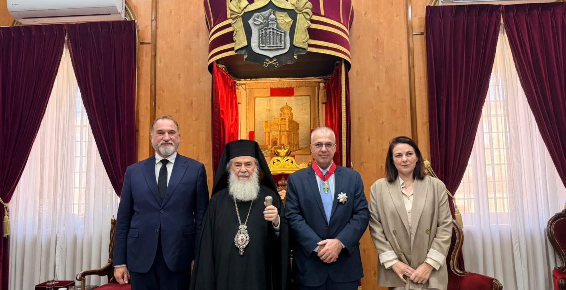 Συνάντηση-Πατριάρχη-Ιεροσολύμων-με-τον-Γενικό-Γραμματέα-Θρησκευμάτων-Γεώργιο-Καλαντζή