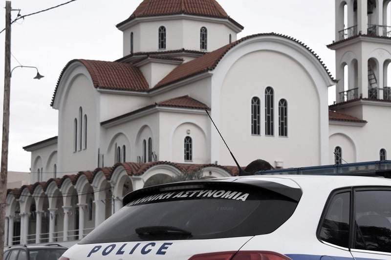 Μπήκε-στο-ναό-να-κλέψει-το-παγκάρι,-αλλά-τον-έπιασαν