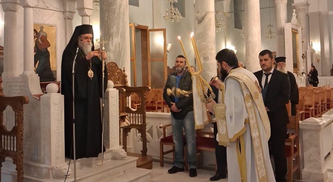 Με-πνευματική-λαμπρότητα-η-Χειροτονία-του-νέου-Διακόνου-στον-Πύργο