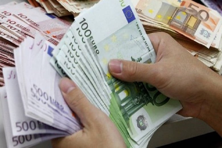 ΔΝΤ:-Προβλέπει-ταχεία-μείωση-του-δημόσιου-χρέους-της-Ελλάδας-στο-128,7%-του-ΑΕΠ-το-2027-και-στο-111,1%-το-2031
