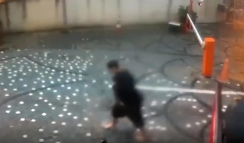 Δύο-νεκροί-και-τεράστιες-καταστροφές-από-τη-σφοδρή-κακοκαιρία-στην-Κωνσταντινούπολη-–-14χρονο-αγόρι-έπεσε-σε-λακκούβα-και-έπαθε-ηλεκτροπληξία