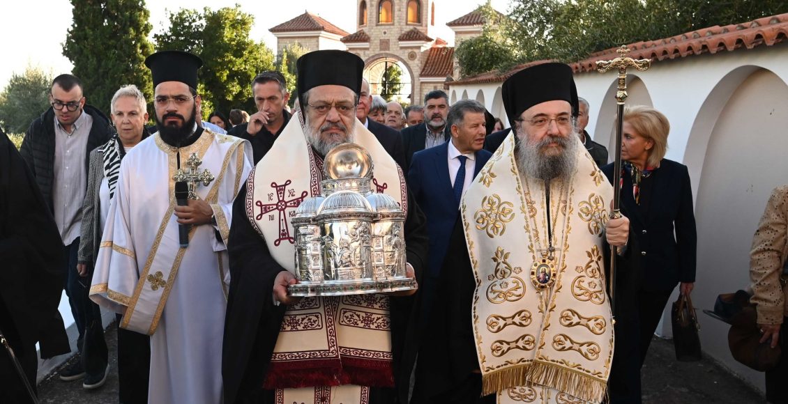 Πανδήμως-η-Καλαμάτα-υποδέχθηκε-την-Τιμία-Κάρα-της-Αγίας-Ειρήνης
