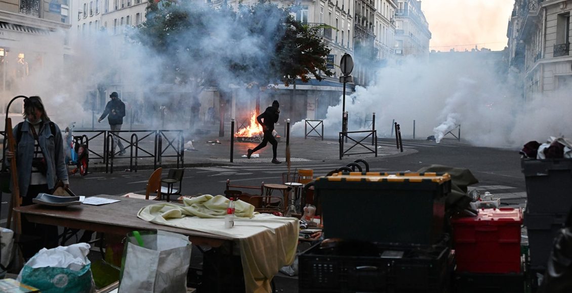 Επεισόδια-στη-Γαλλία:-Ο-Μακρόν-δεν-αποδέχθηκε-την-παραίτηση-του-υπουργού-Εσωτερικών-–-Ζητά-από-την-αστυνομία-να-αλλάξει-μεθόδους-
