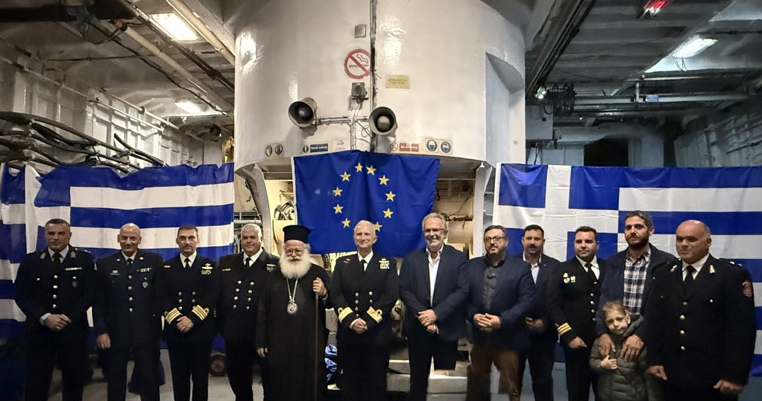 Επίσκεψη-του-Ιεραπύτνης-Κυρίλλου-στη-φρεγάτα-του-ΠΝ.-«ΝΑΒΑΡΙΝΟΝ»-στη-Σητεία