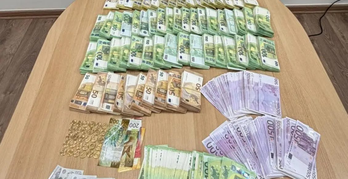 Η-ανακοίνωση-της-ΕΛΑΣ-για-την-υπόθεση-με-τα-στημένα-στο-μπάσκετ:-Κατασχέθηκαν-931.463-ευρώ,-14-κινητά-τηλέφωνα,-μπλούζες-ομάδας