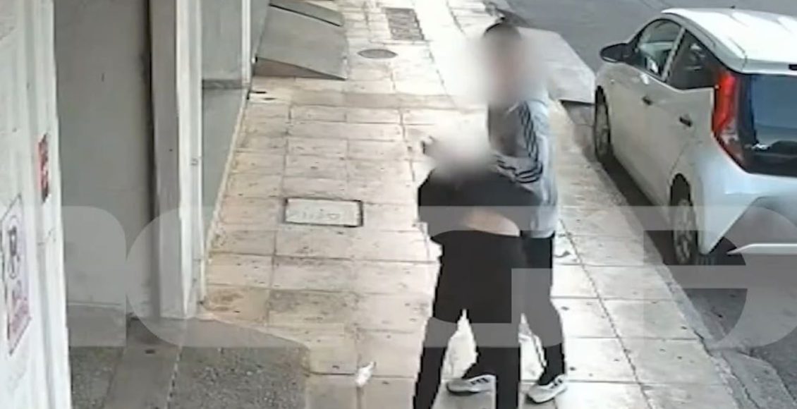 «Βοήθεια!-Μαμά!»-–-Βίντεο-σοκ-κατέγραψε-τον-άγριο-ξυλοδαρμό-17χρονου-από-πρώην-συμμαθητή-του-στην-Καλαμάτα