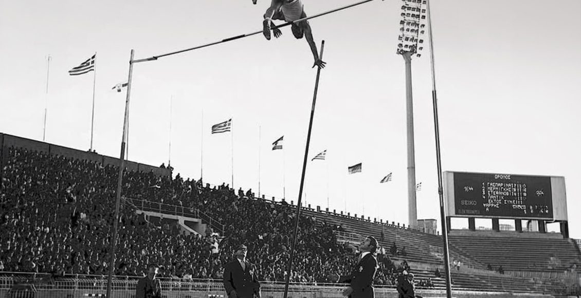 Το-πρώτο-ελληνικό-παγκόσμιο-ρεκόρ-στον-στίβο-–-Όταν-ο-Χρήστος-Παπανικολάου-πέταξε-στα-5,49-μέτρα-|-Σαν-σήμερα-24-Οκτωβρίου