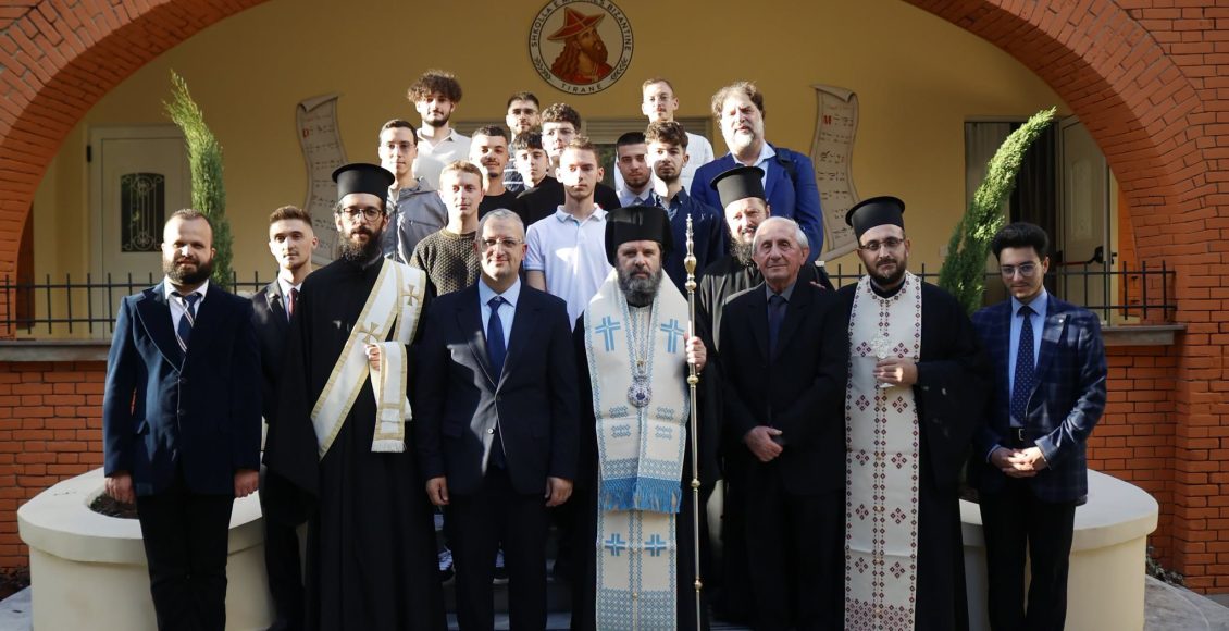 Ο-Αρχιεπίσκοπος-Αλβανίας-στο-νέο-κτίριο-της-Σχολής-Βυζαντινής-Μουσικής-στα-Τίρανα