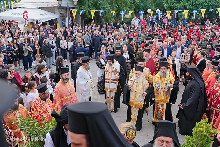 Πάνδημη-υποδοχή-της-Ιεράς-Εικόνας-της-Παναγίας-Σουμελά-και-Ιερών-Λειψάνων-του-Αγίου-Δημητρίου-στο-Ρέθυμνο