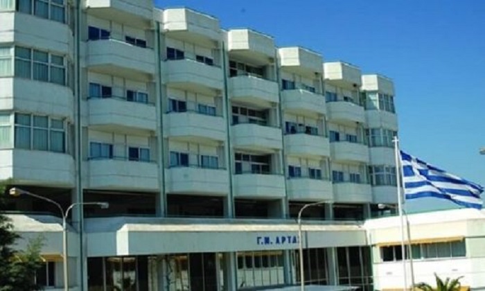 Πήγε-την-ανήλικη-κόρη-του-στο-νοσοκομείο-μετά-από-κατανάλωση-αλκοόλ-και-συνελήφθη-–-Τρεις-συλλήψεις-στην-Άρτα